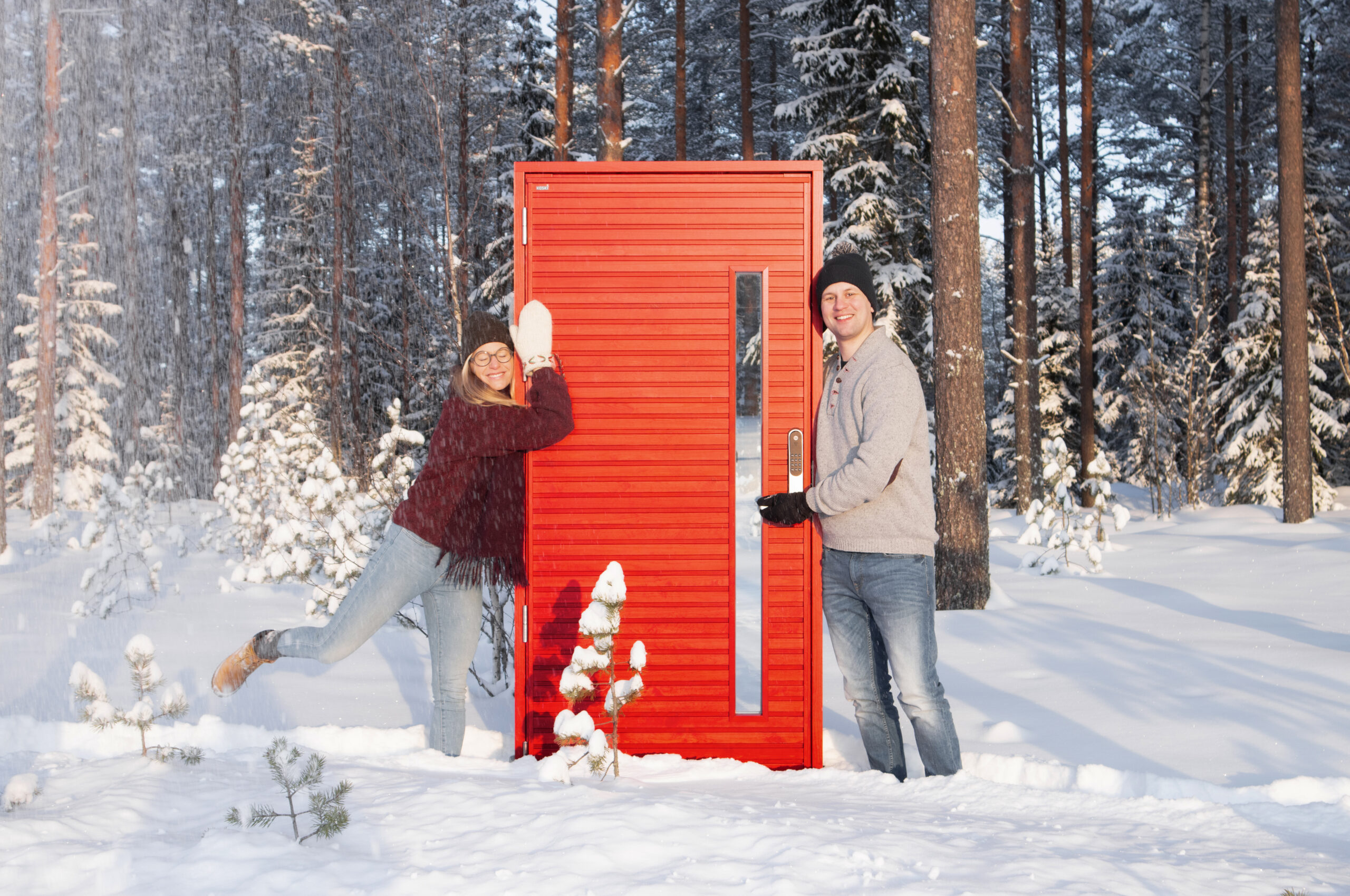 Kaskipuun vähähiilinen ulko-ovi