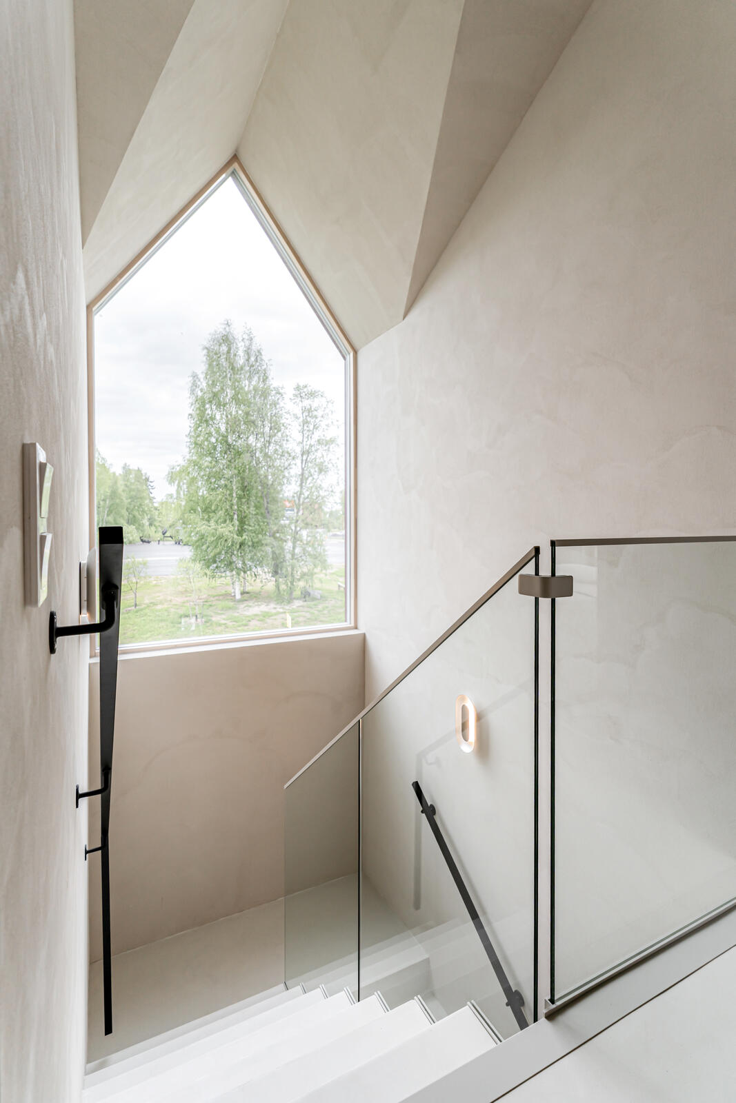 Kaskipuun muotoikkuna