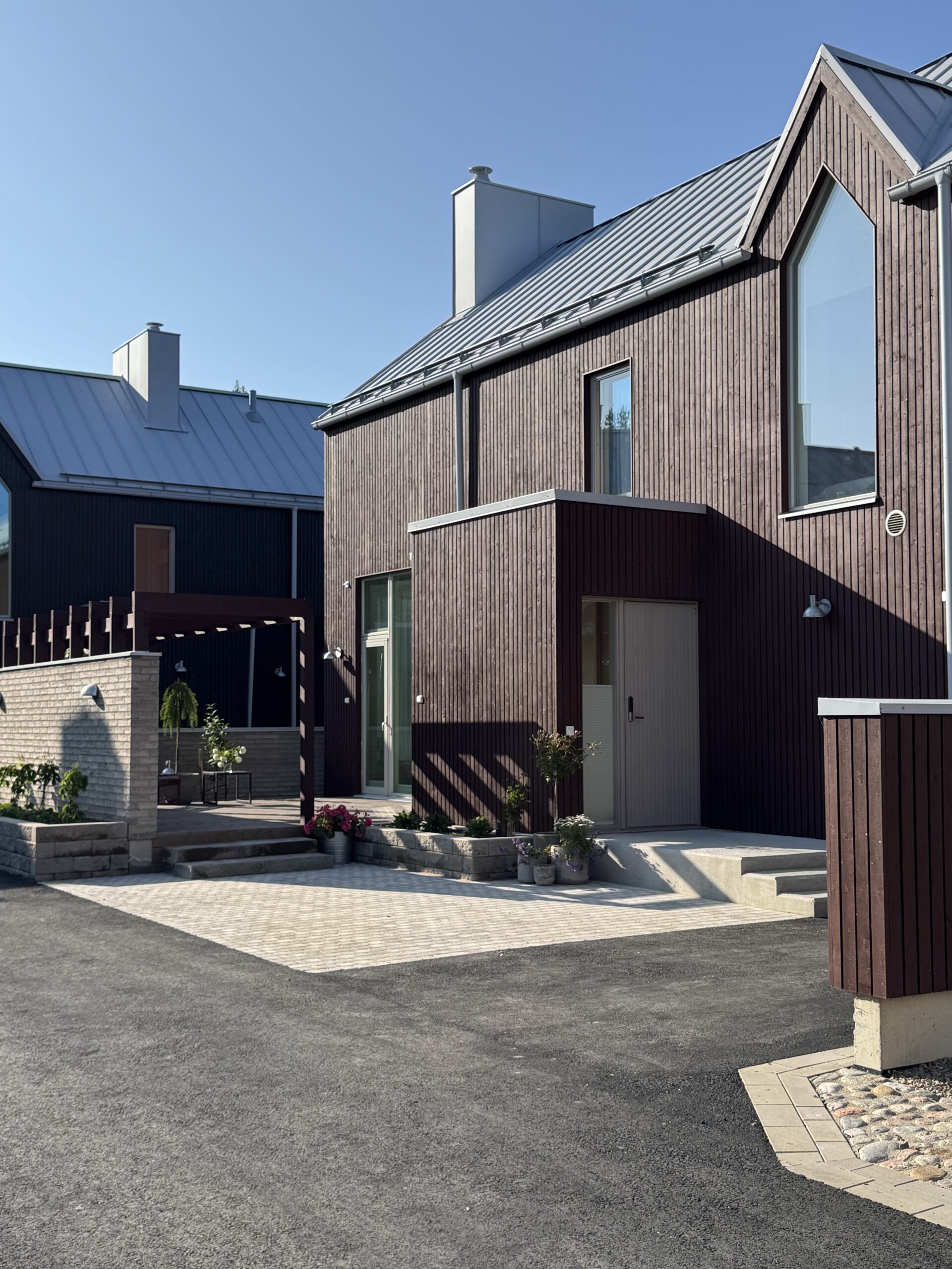 Kaskipuun ikkunat ja ovet