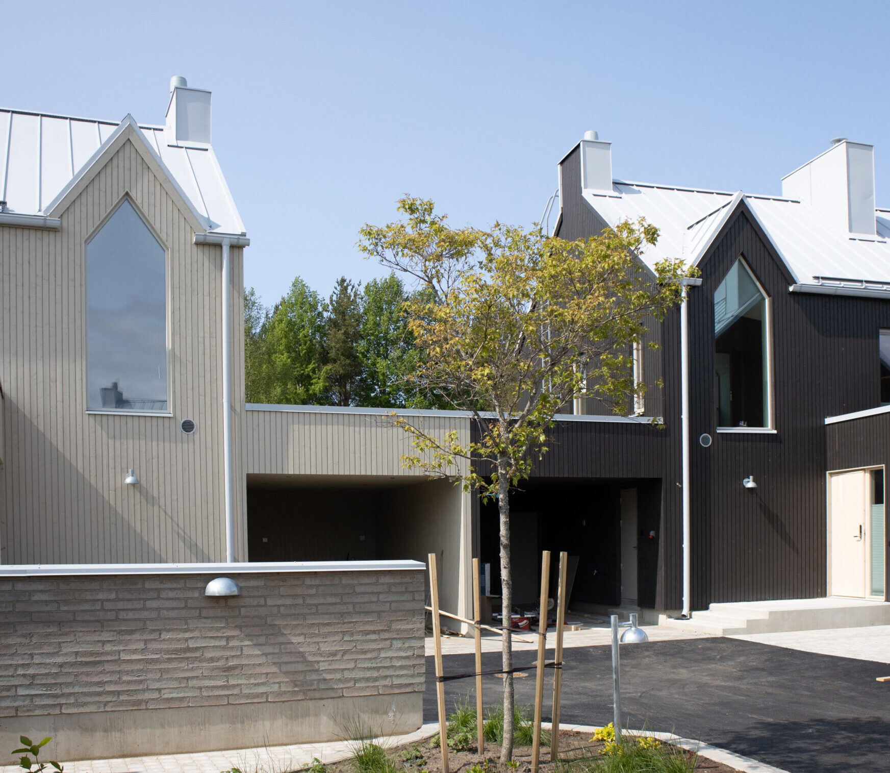 Kaskipuun ikkunat ja ulko-ovet